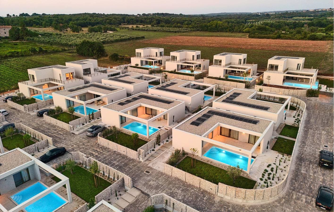 Foto 2 von 33: Geräumige 2-Zimmer-Wohnung mit Pool, WLAN und 2 km Entfernung zum Strand