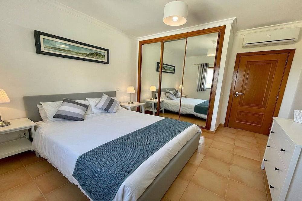 Foto 7 von 27: Villa Vista do Montanha - A Beautiful 3-Bedroom Retreat near Lagos and the Beach