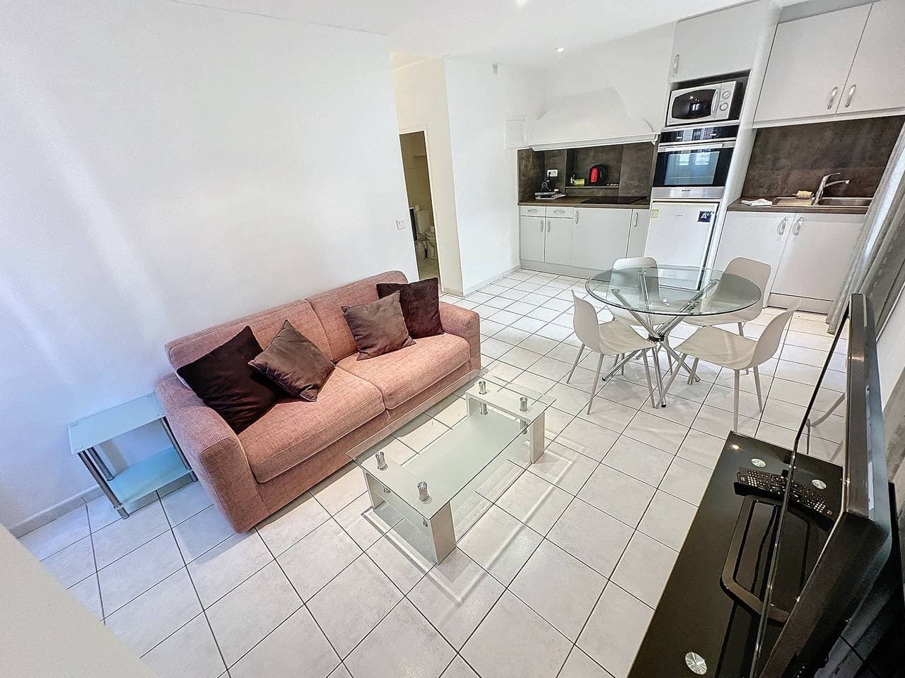 Foto 5 von 13: Central 1 bedroom Riouffe 206 2 mins from Palais