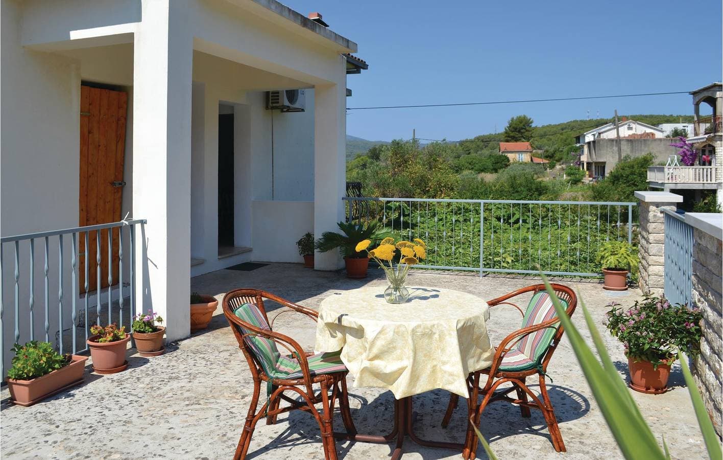 Foto 7 von 20: Gemütliche Wohnung mit Terrasse, WLAN und Parkplatz, 2,5 km vom Strand entfernt