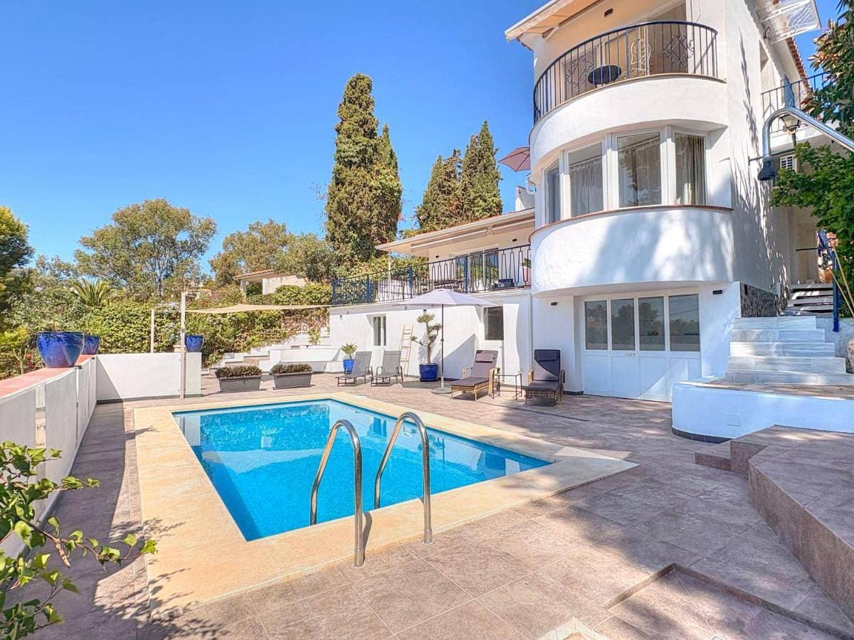 Luxury Sea View Home with Pool 5 Min to Beach 1