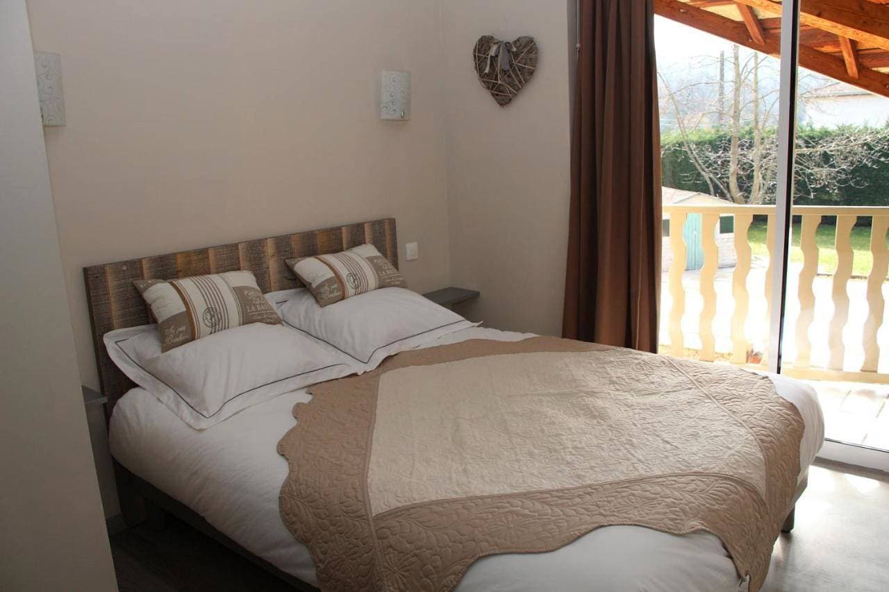 Foto 4 von 8: Double Room with Private Bathroom