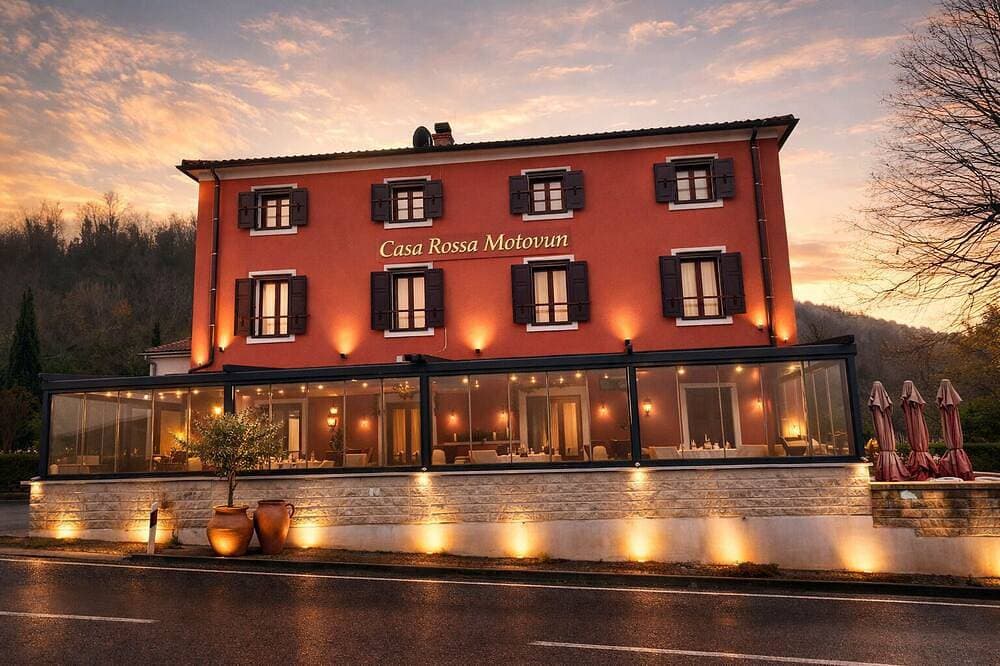 Foto 7 von 12: Romantic 8-bedroom boutique hotel in Motovun with panoramic view