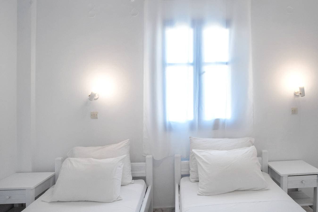 Foto 4 von 63: Economy Double 3 Zimmer mit Balkon und Klimaanlage