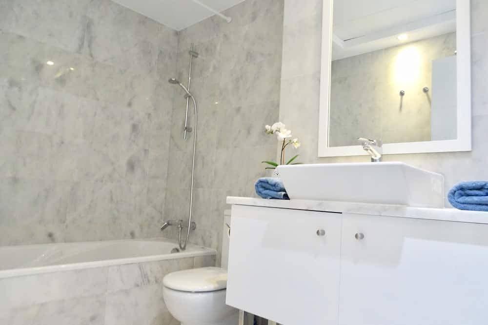 Foto 13 von 30: Neu Casares del Mar.  Spektakuläre Wohnung in erster Linie. 80m2 Terrasse