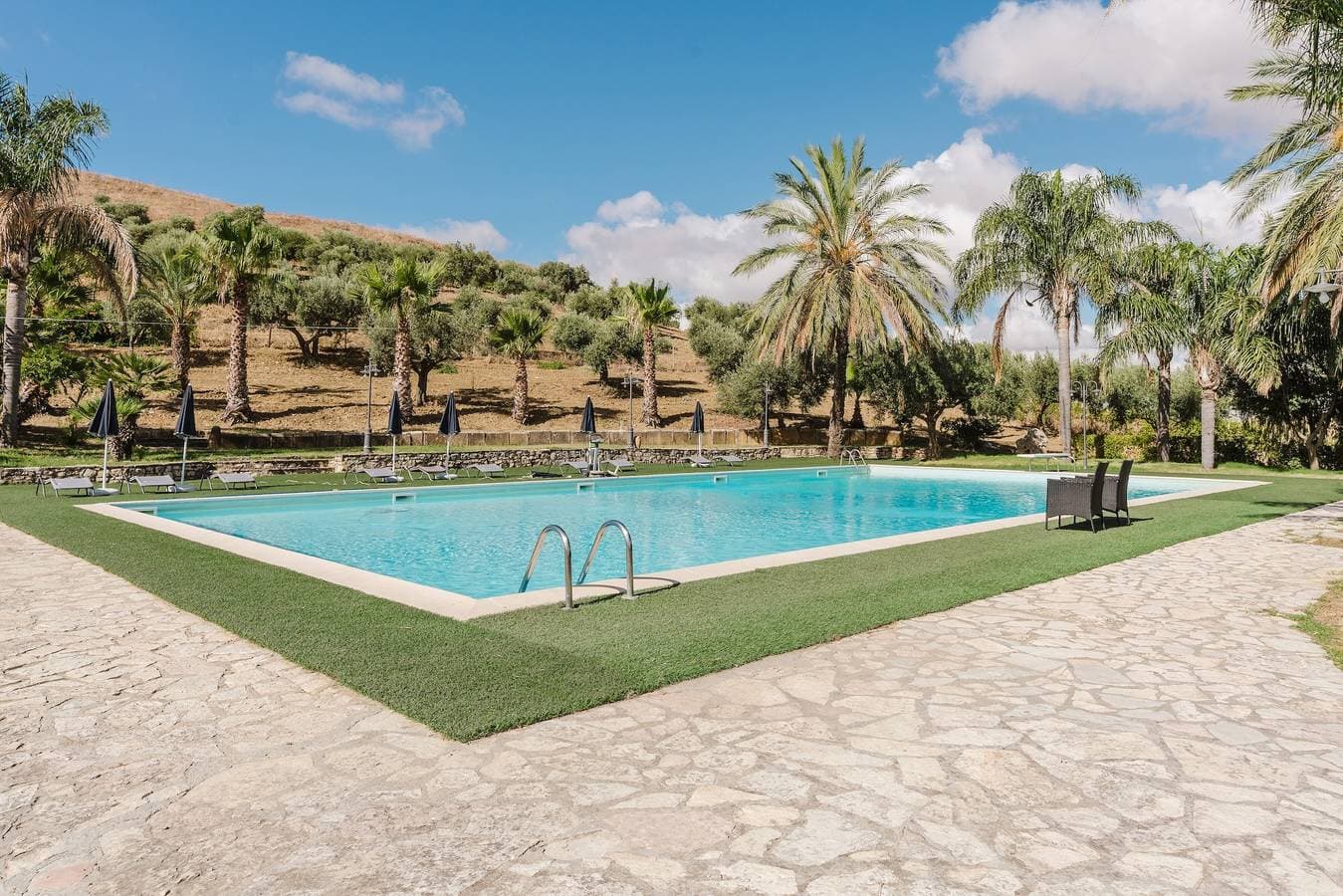 Foto 2 von 29: Agriturismo Ponte Calatrasi Zimmer 'Relax 13' mit Gemeinschaftspool, WLAN und Klimaanlage