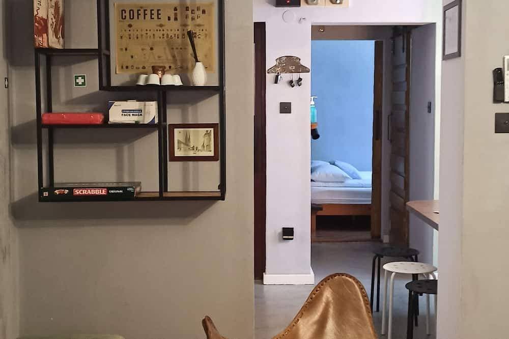 Foto 2 von 26: Industrial & cosy condo near centre-fully equipped/free parking