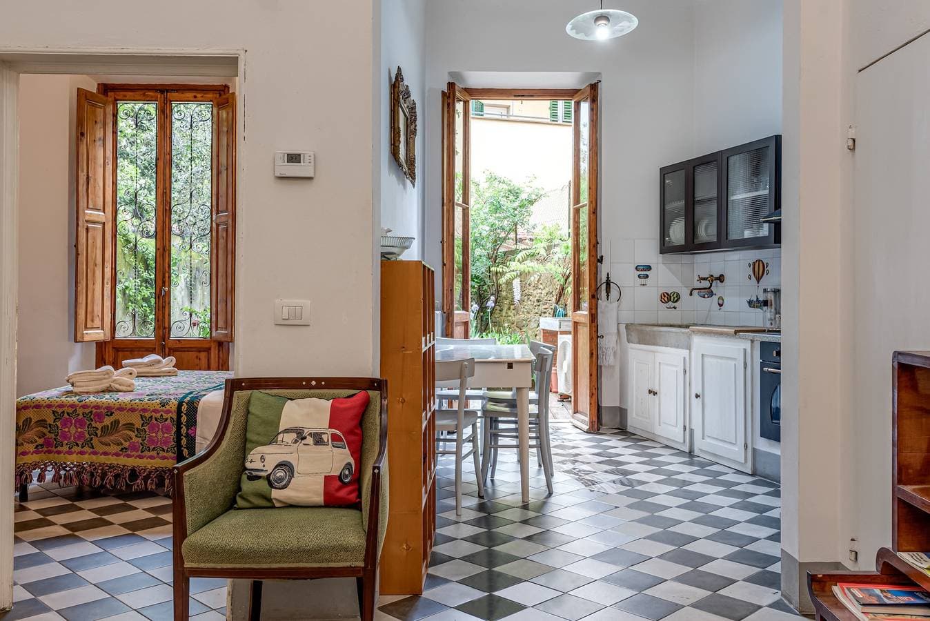 Foto 3 von 27: Ferienwohnung 'La Casa Vintage' mit privatem Garten, Wi-Fi und Klimaanlage