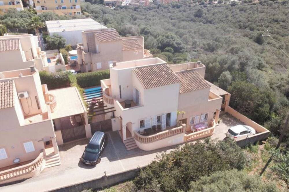 Schönes Ferienhaus mit eigenem Pool, nicht weit vom Strand, freies WLAN 1