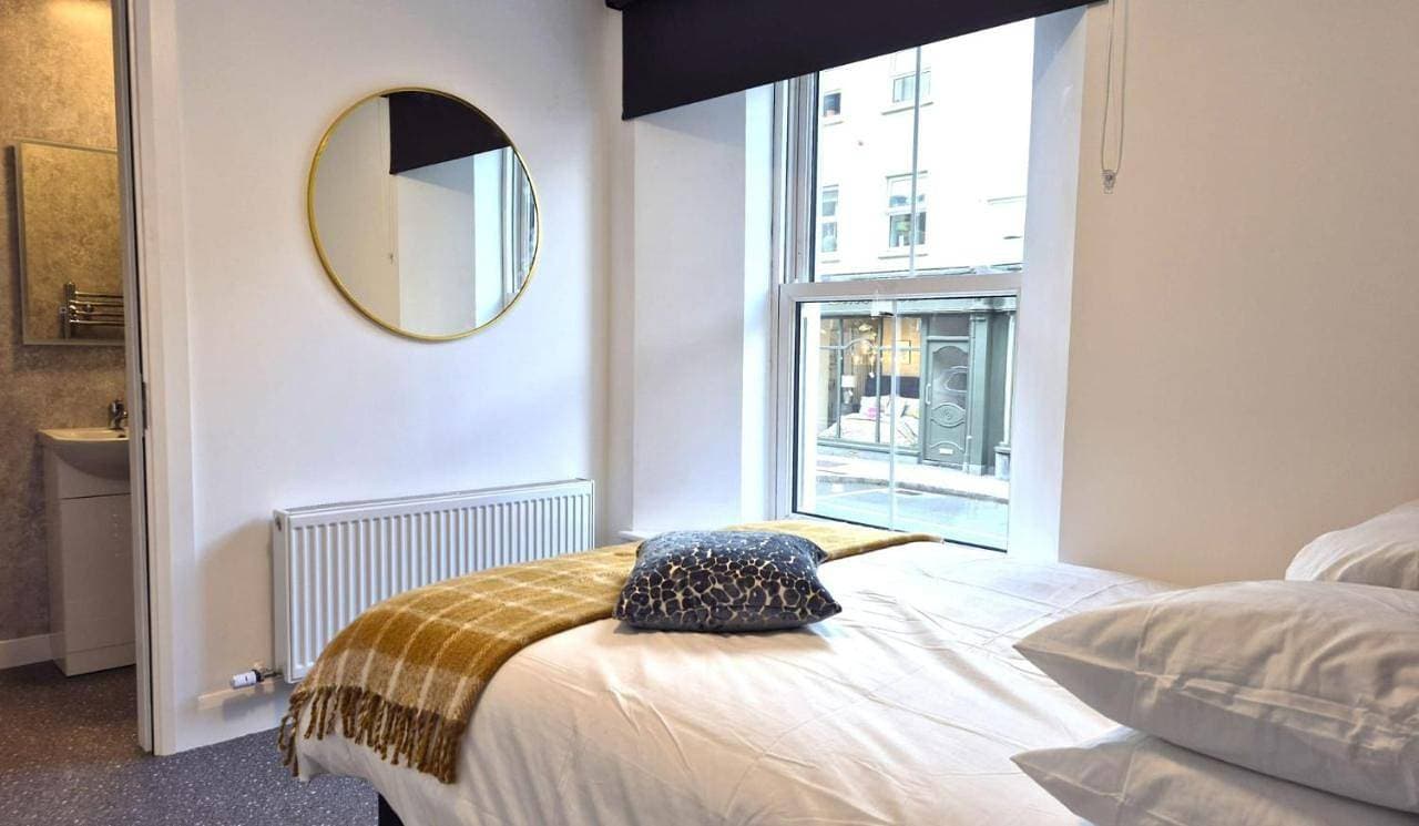 Foto 5 von 10: Double Room with Private Bathroom