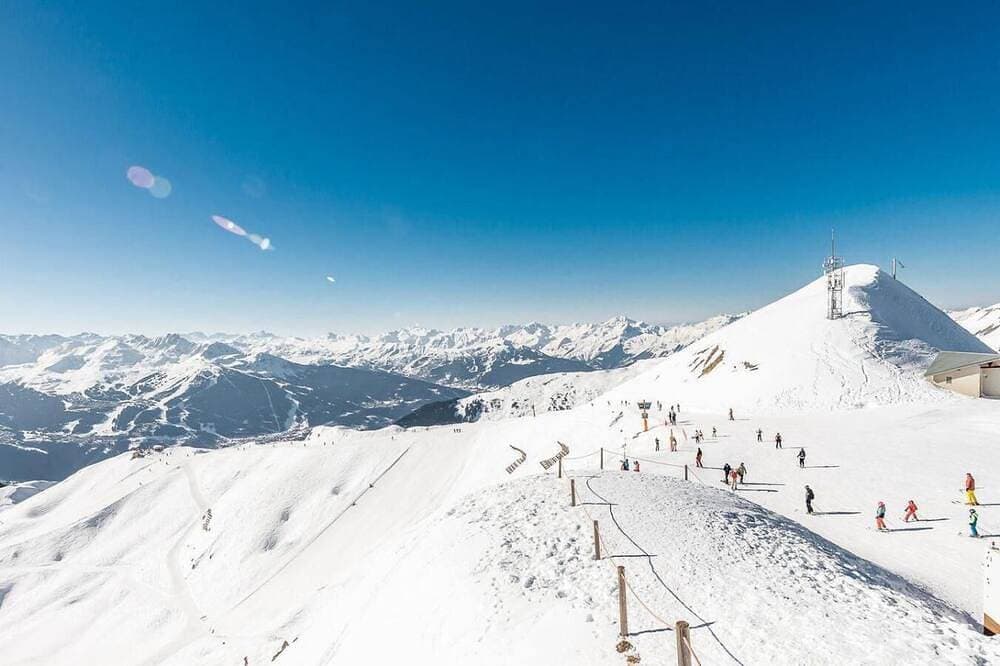 Foto 12 von 17: Bis 200m skipiste, 1te Etage, blick berg, balkon, fernseher, schließfach für die skier, 24m²