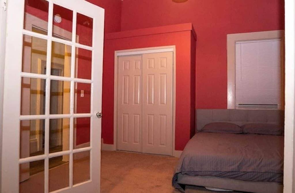 Foto 3 von 17: Comfy Oakland Apartment 15 min from San Francisco