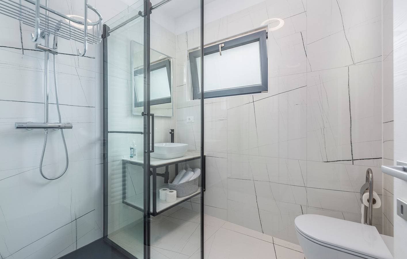 Foto 10 von 18: Ferienwohnung Zrnic IV mit Blick auf die Stadt