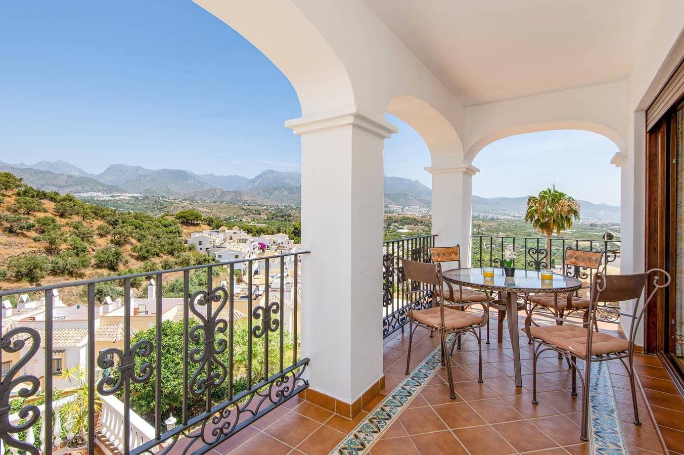 Foto 3 von 37: Villa für 8 Personen mit Garten
