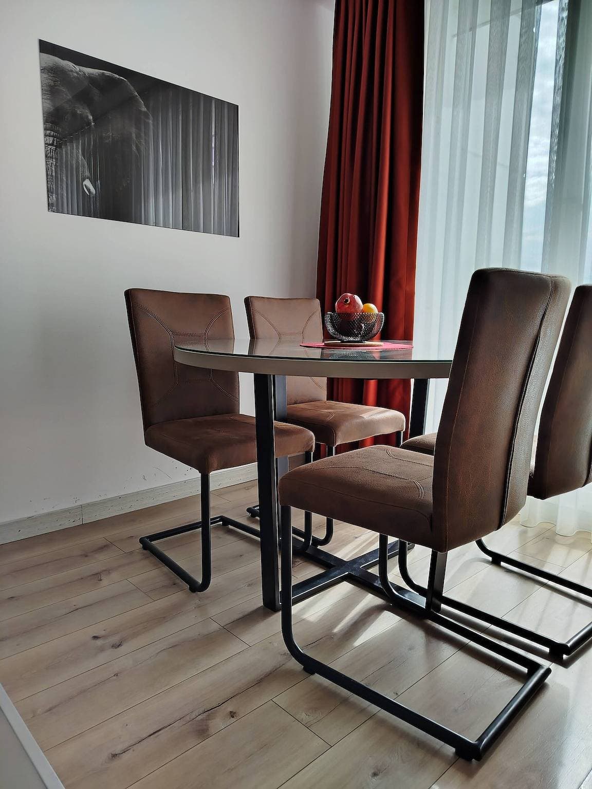 Foto 7 von 46: Luxuriöse Wohnung im 19. Stock mit Pool, Fitnessstudio und Blick auf die Stadt