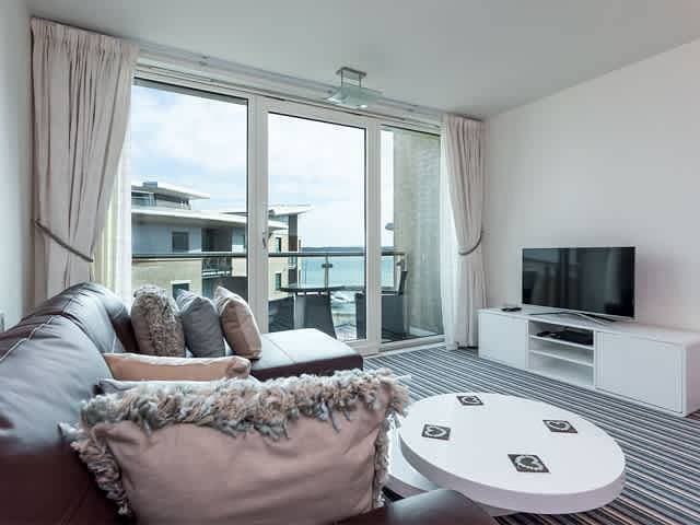Foto 8 von 31: Reflections - Balcony Views of Poole Harbour