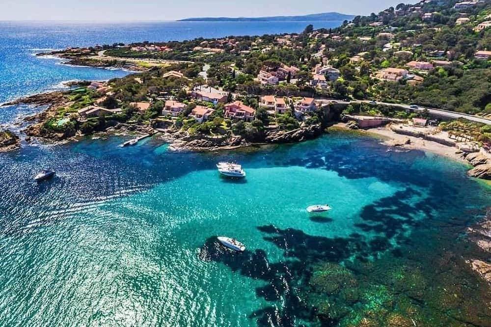 Magnificent studio in Roquebrune in the Var In a beautiful secure residence 1