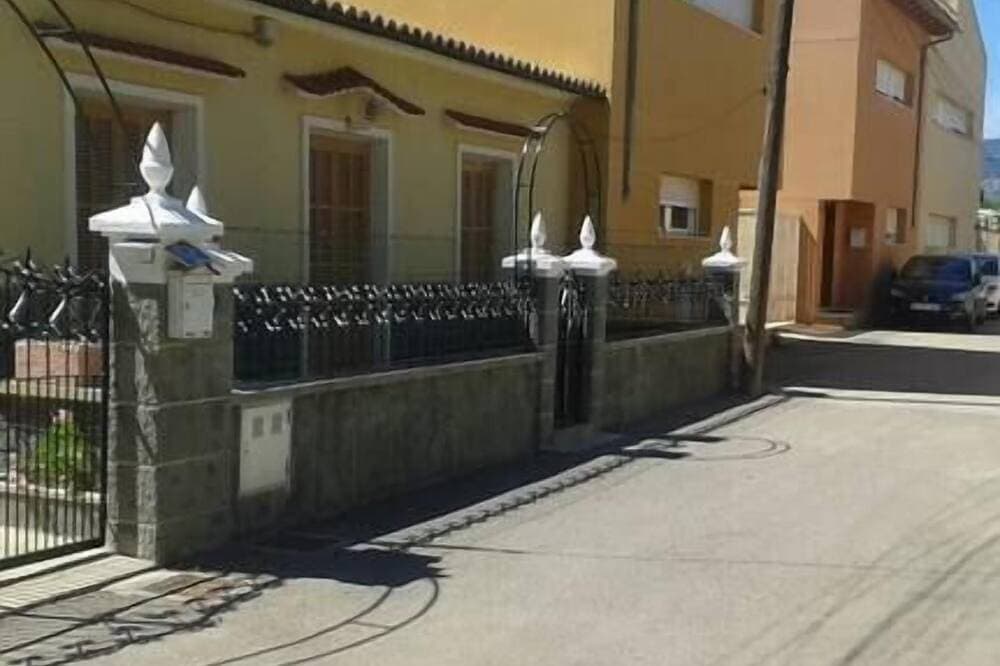 Foto 10 von 23: Little House & Garden In Palma Next To University