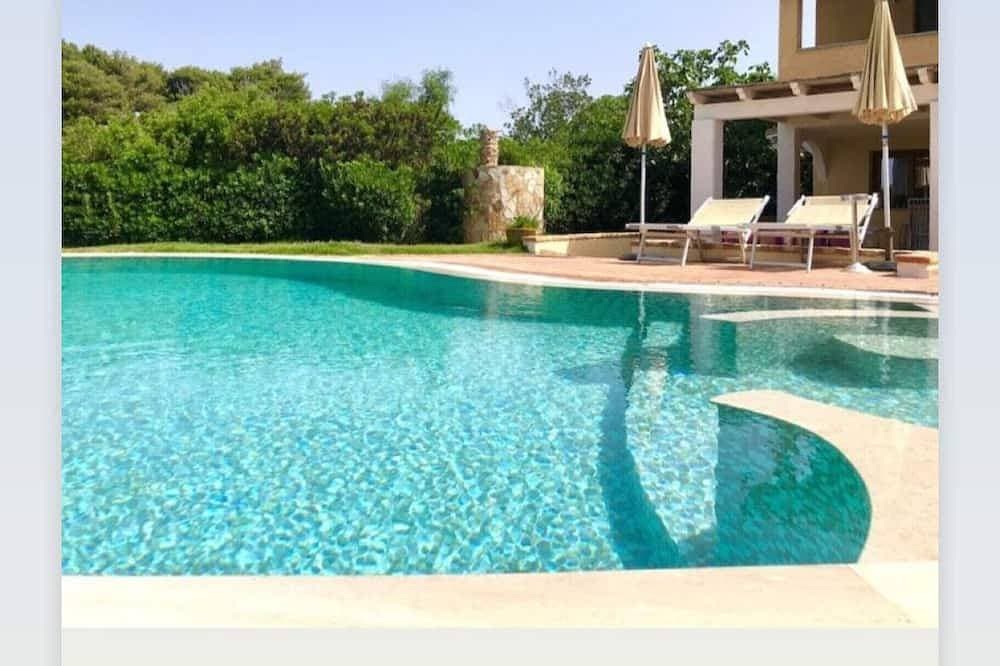 Seafront villa 1