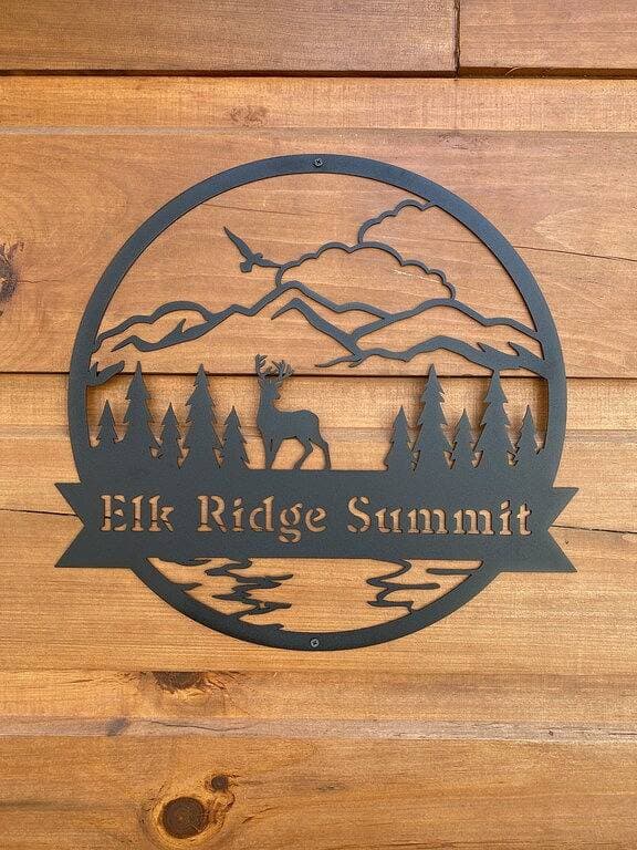 Foto 13 von 49: Awesome Views at High Elevations - 1 bedroom with King bed, 3 bath cabin