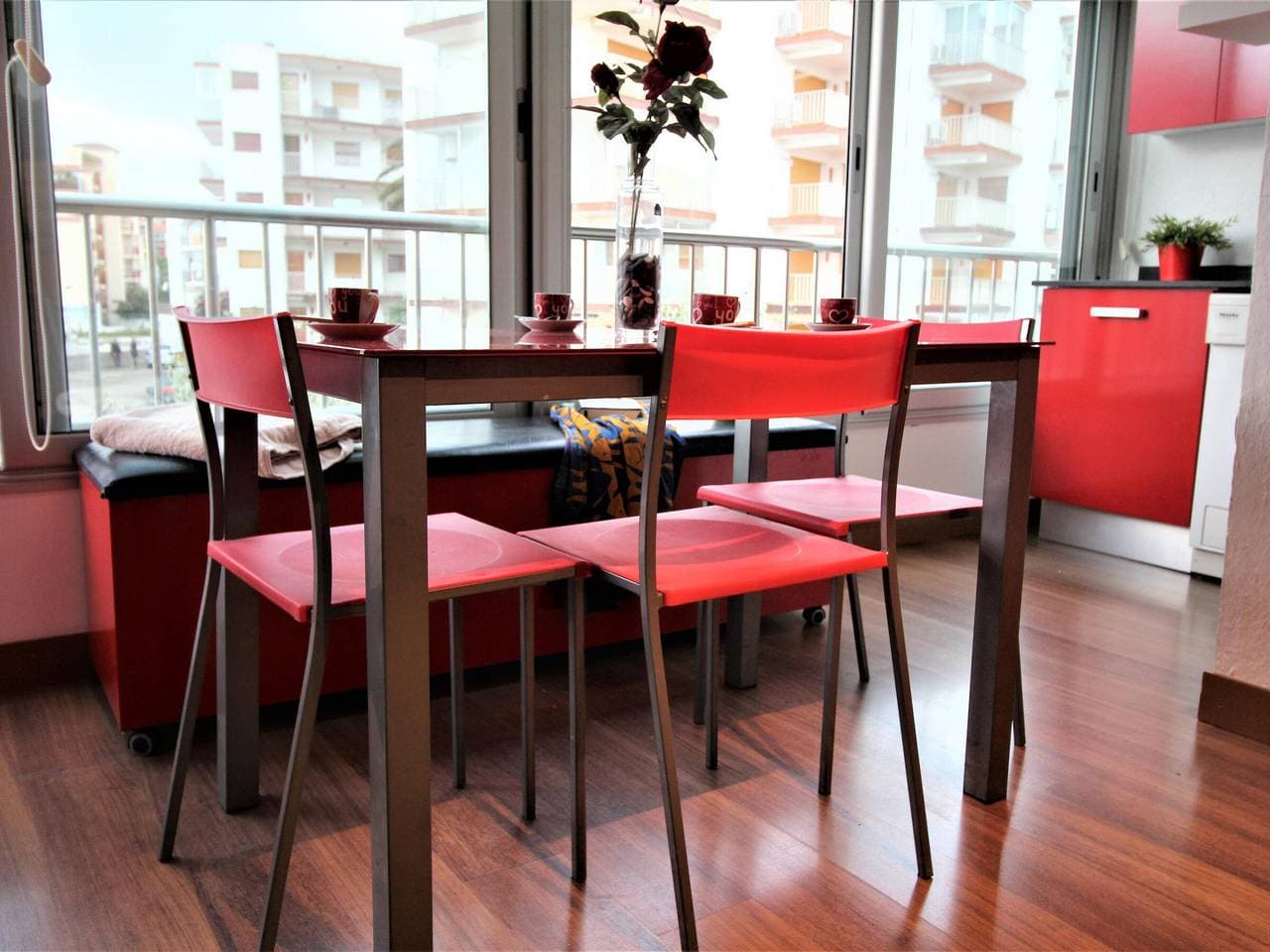Foto 2 von 24: Gemütliches Studio, neu renoviert, 200m zum Strand, mit privatem Parkplatz und Klimaanlage.