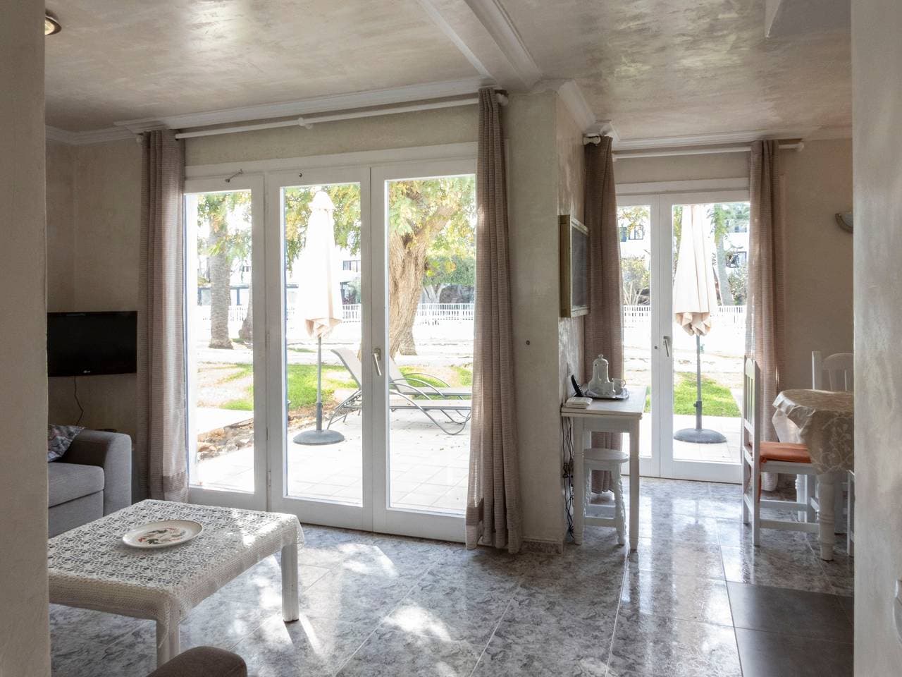 Foto 8 von 15: Ferienhaus 'Los Barqueros 13' mit Gemeinschaftspool, privater Terrasse und WLAN