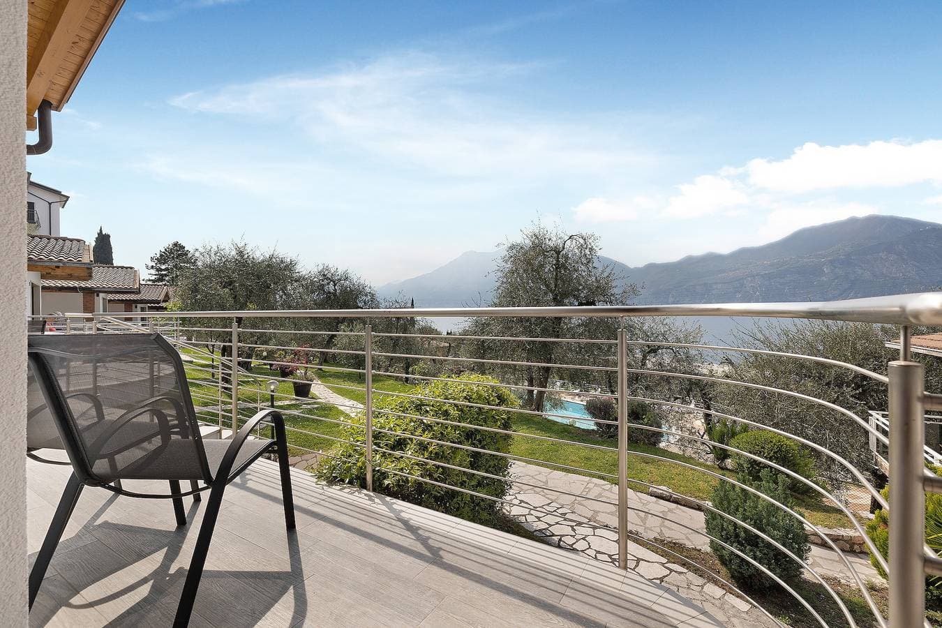 Foto 7 von 37: Ferienwohnung "Casa-Lago Suite" mit Seeblick, Gemeinschaftspool und WLAN