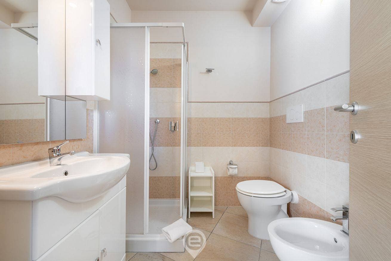 Foto 5 von 27: Zimmer für 2 Personen mit Balkon/Terrasse