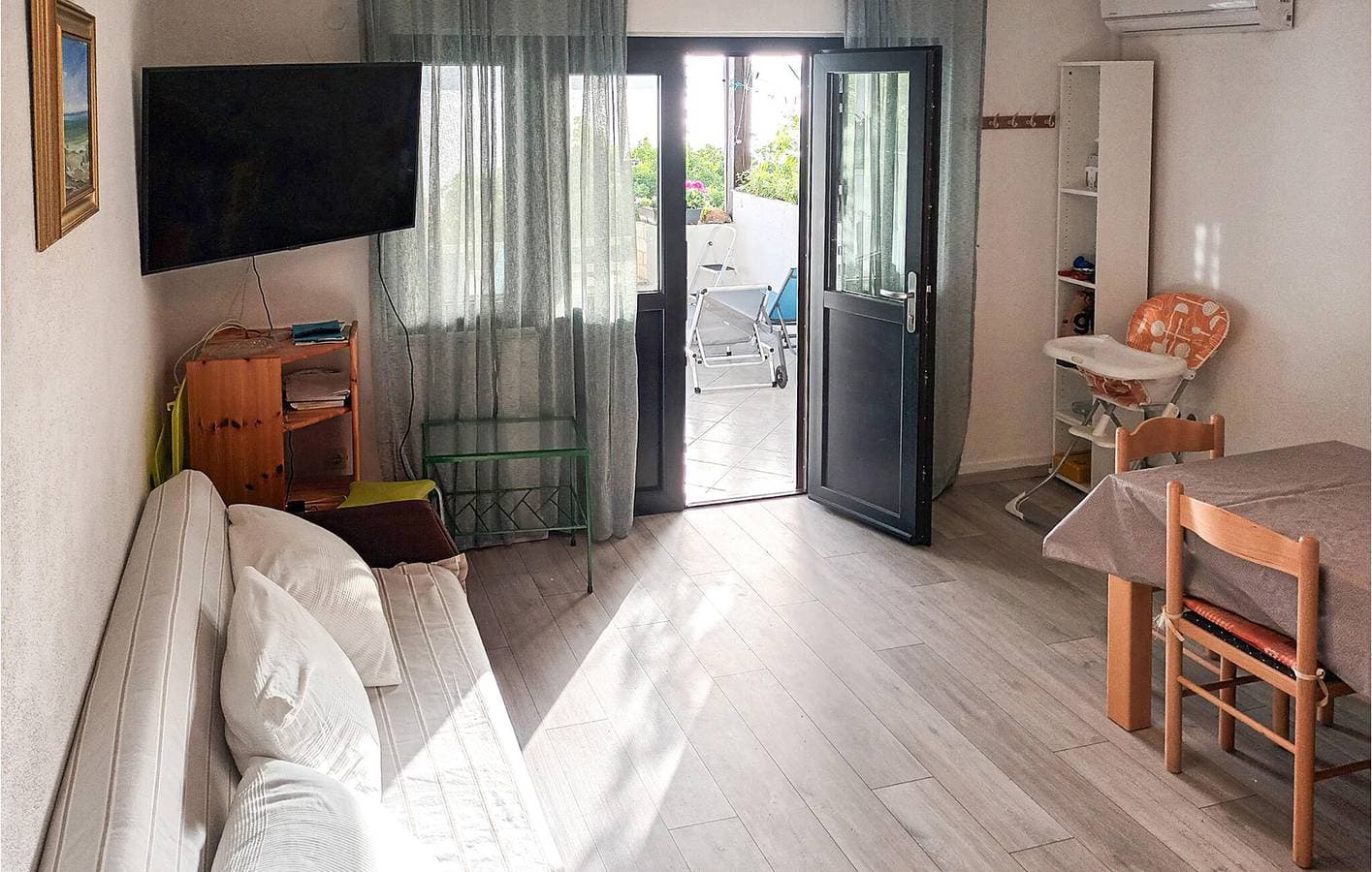 Foto 8 von 27: Apartment mit Meerblick, Terrasse, WLAN und Parkplatz, 700 m vom Strand entfernt