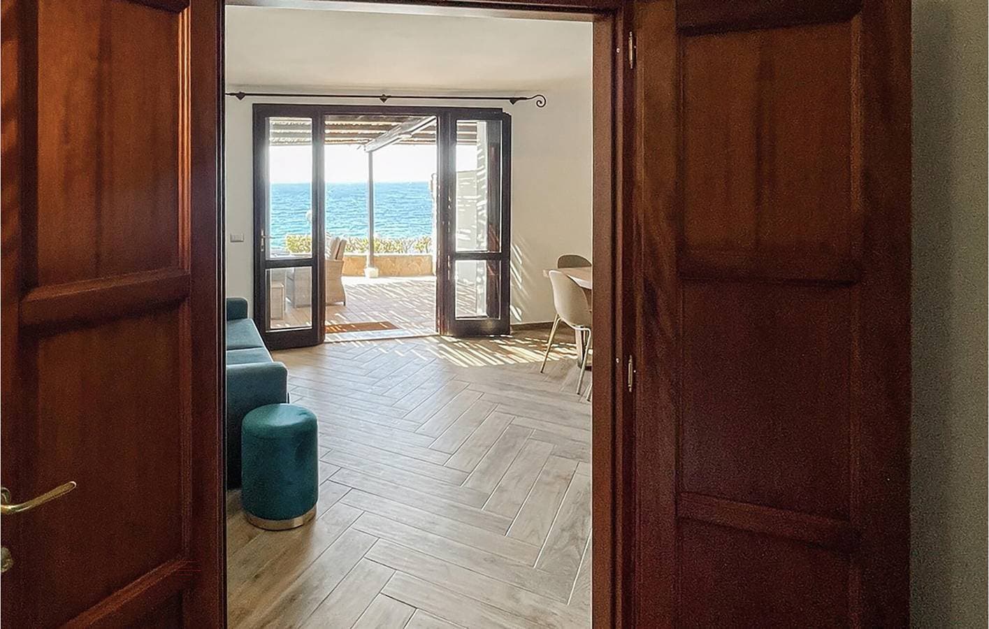 Foto 8 von 33: Apartment mit Meerblick, Terrasse, WLAN und Parkplätzen an der Straße – 600 m vom Strand entfernt