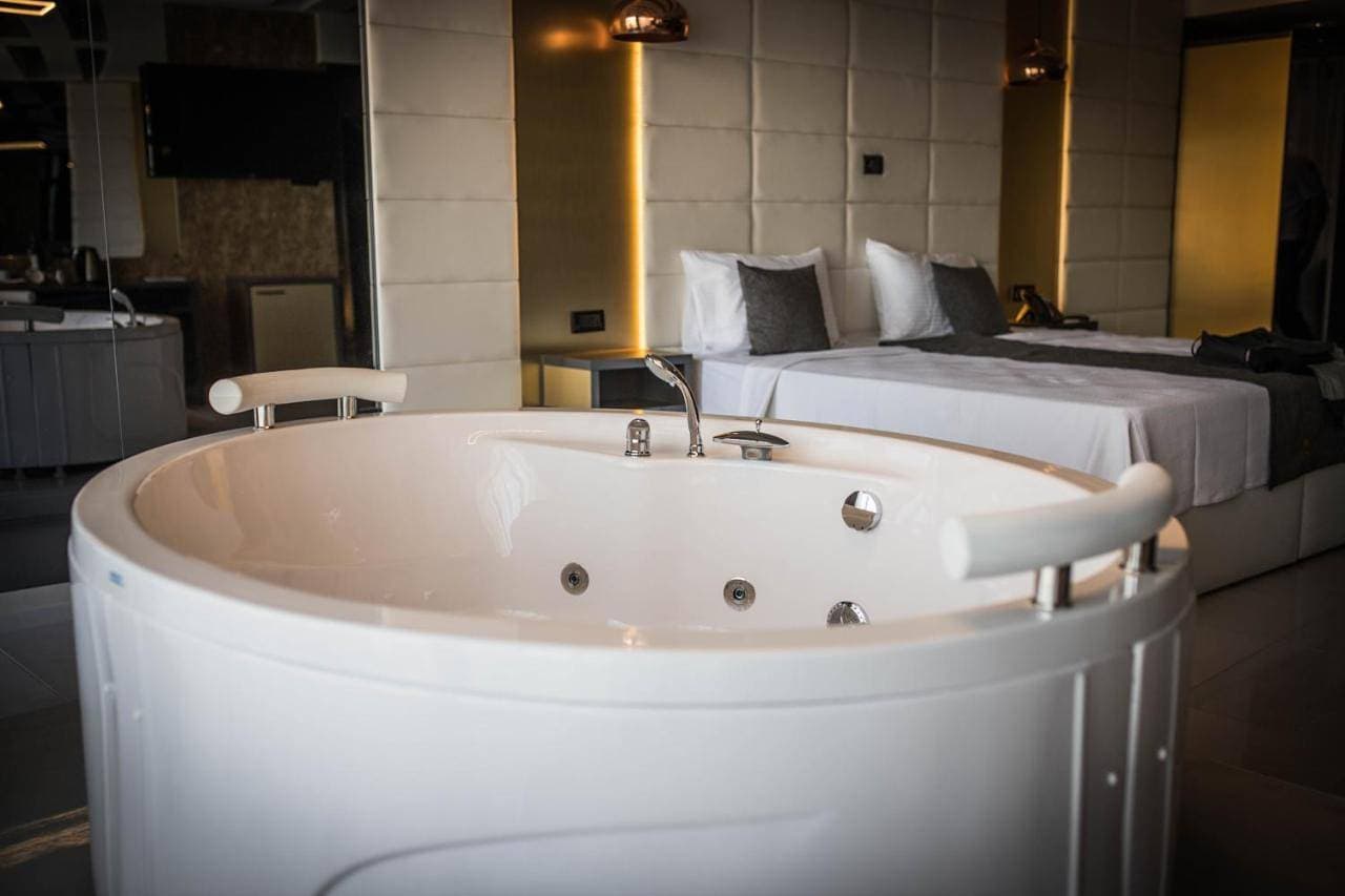 Foto 8 von 15: Deluxe Suite with Spa Bath
