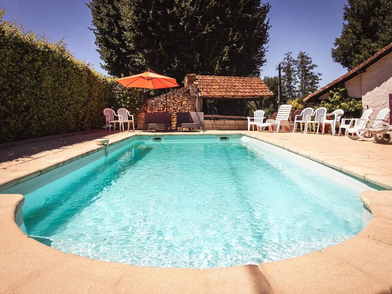 Schönes Ferienhaus in Vézac mit Schwimmbad 1