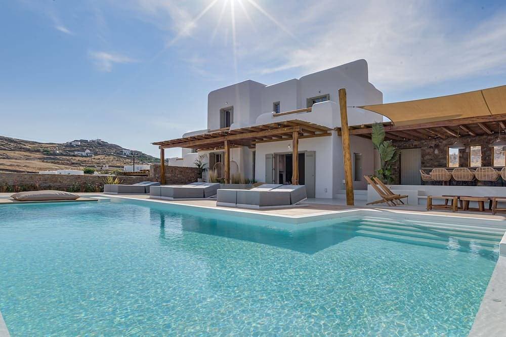Foto 10 von 30: 4 Bedroom Villa in Kalafatis and just 800 m. away from the sea