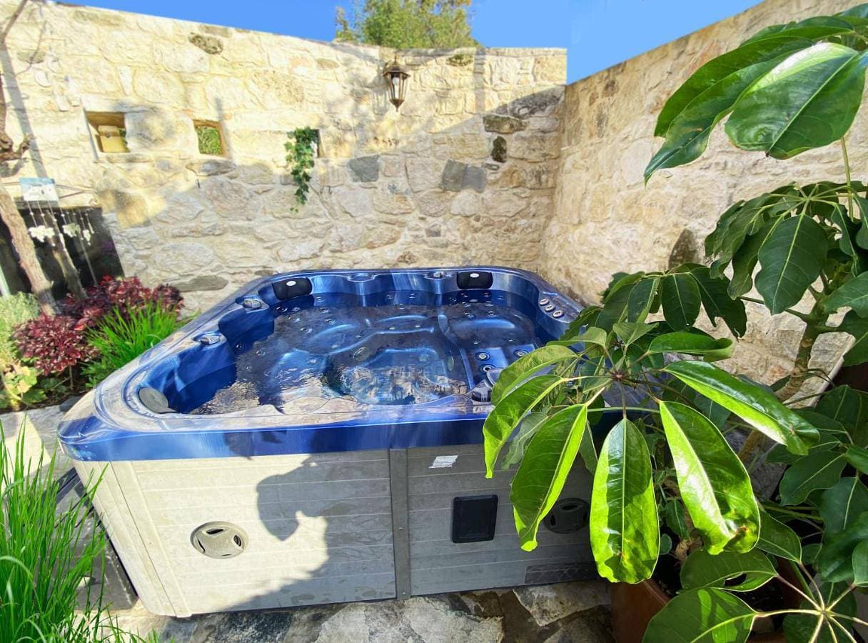 Foto 2 von 35: Boutique Traditional Spa Vila newly renovated 2023!