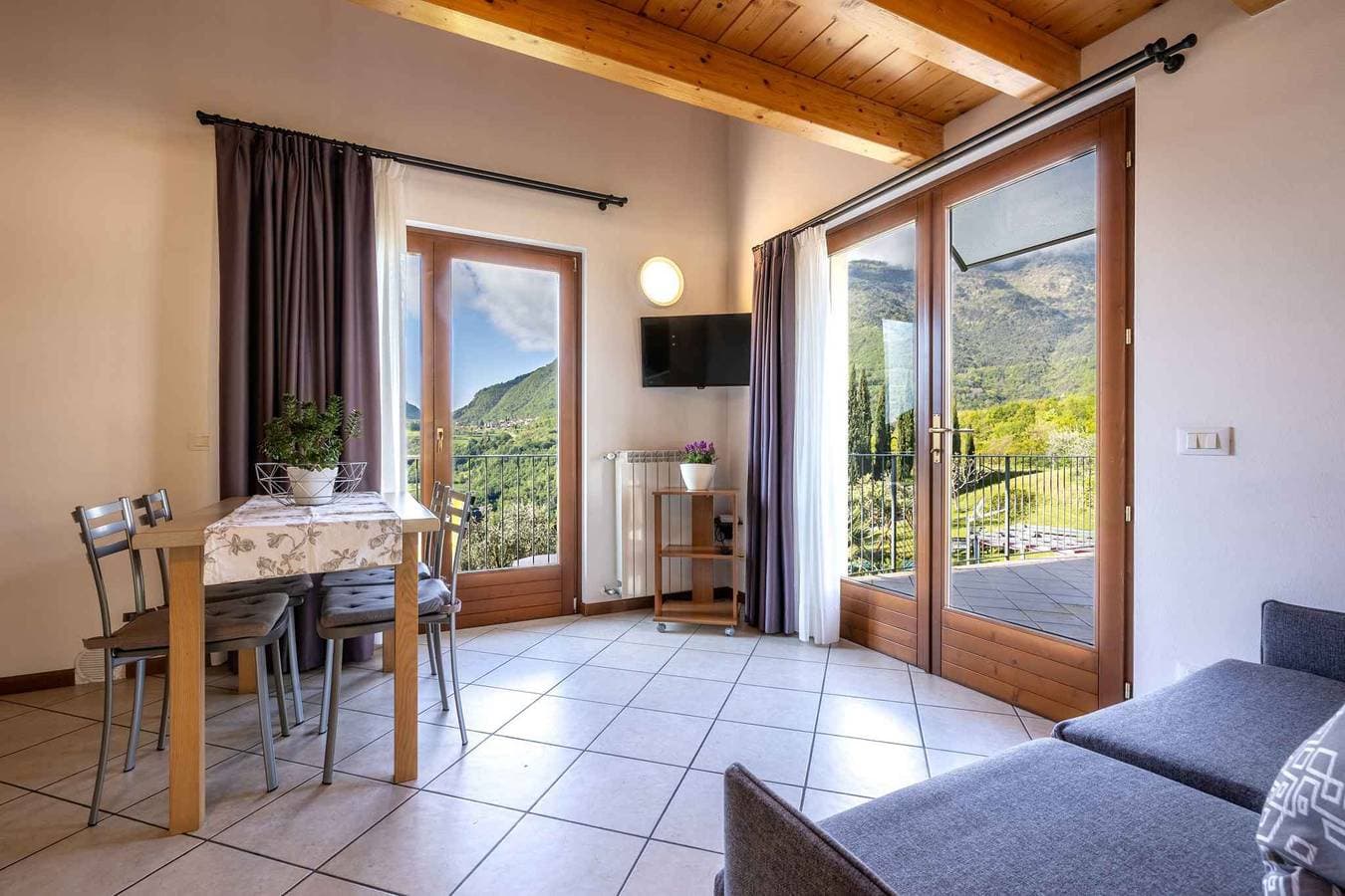 Ferienwohnung mit Terrasse 1