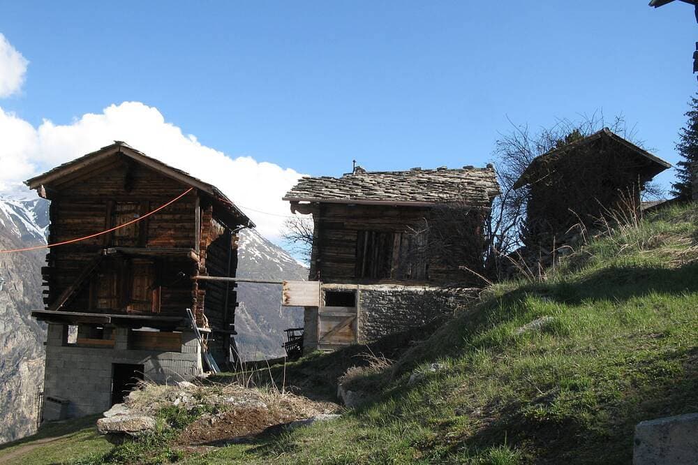 Foto 8 von 20: Alpia 26 - 2 Zimmerwohnung in traditionellem Walliser Haus