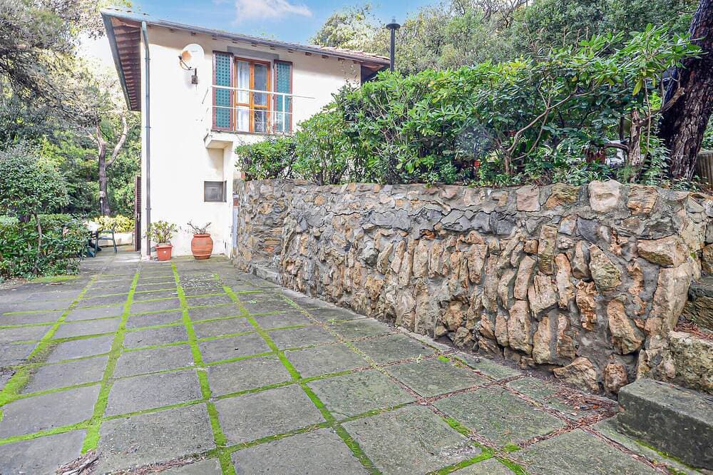 Foto 13 von 25: Stunning home in Quercianella with WiFi