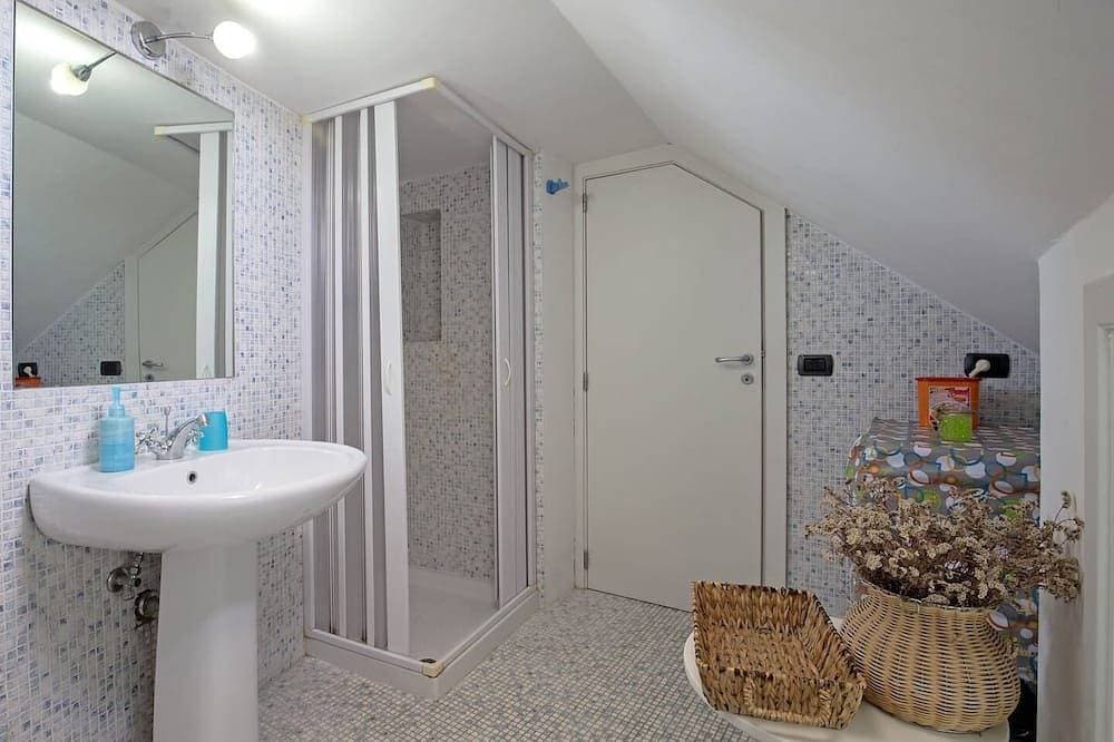 Foto 11 von 30: Romantische Villa für 2 Personen, mit Blick auf das Meer, in einer natürlichen Klippe.