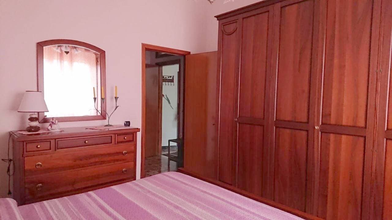 Foto 4 von 14: Triple Room with Shared Bathroom