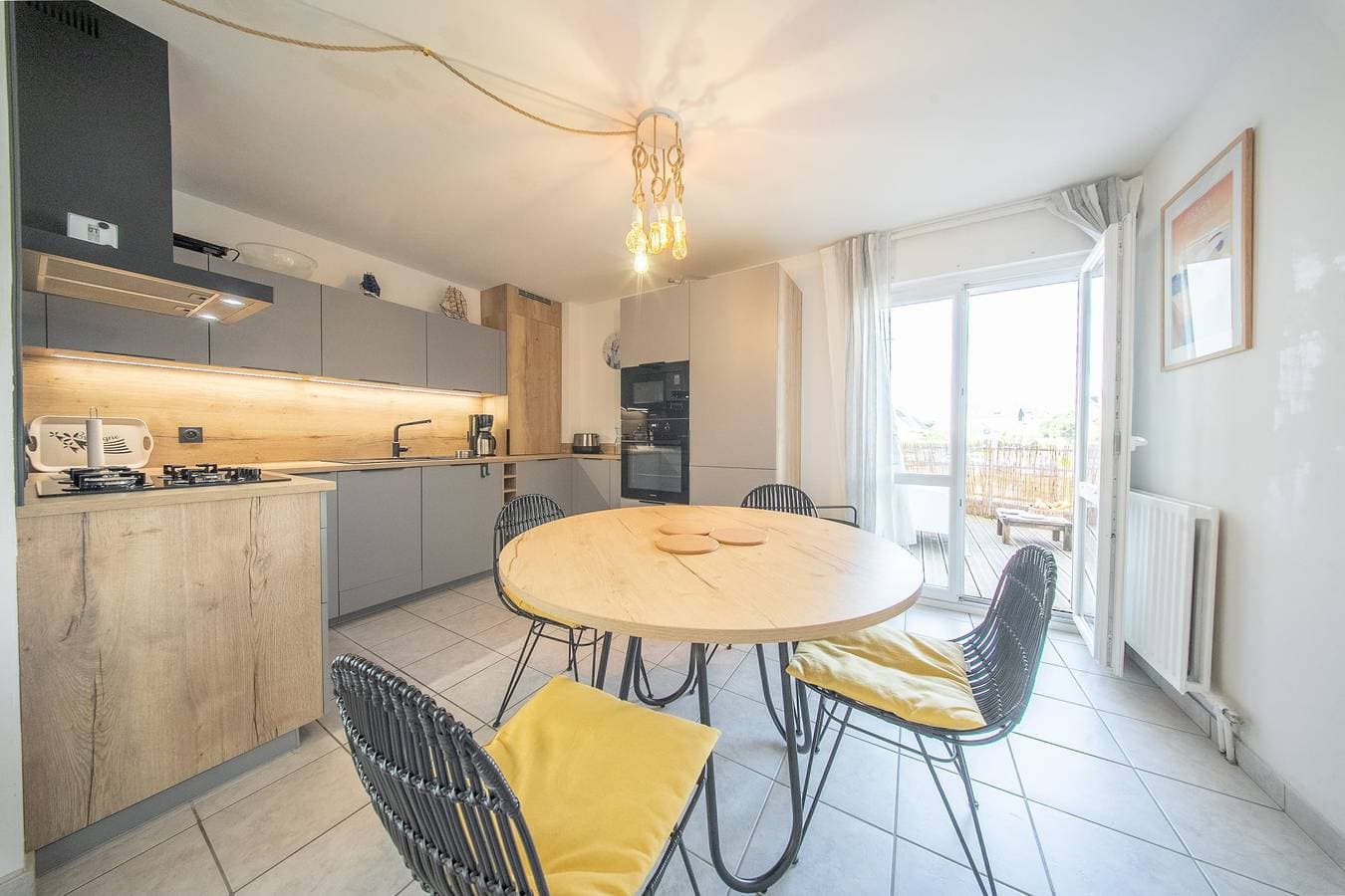 Foto 11 von 28: Ferienwohnung für 4 Personen mit Terrasse