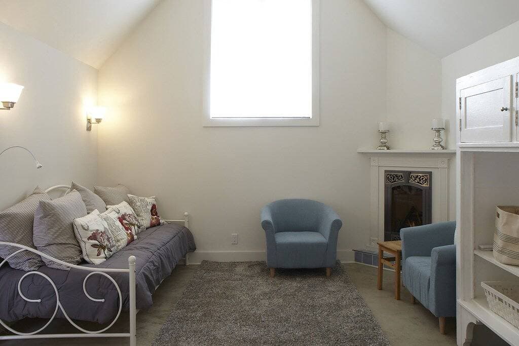 Foto 5 von 26: Brand New Cottage In Groß Berkeley Neighborhood.