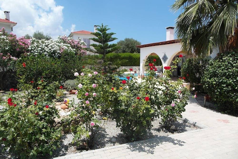 Foto 13 von 30: Villa Kazafana mit privatem Pool - Berg- / Meerblick und WIFI