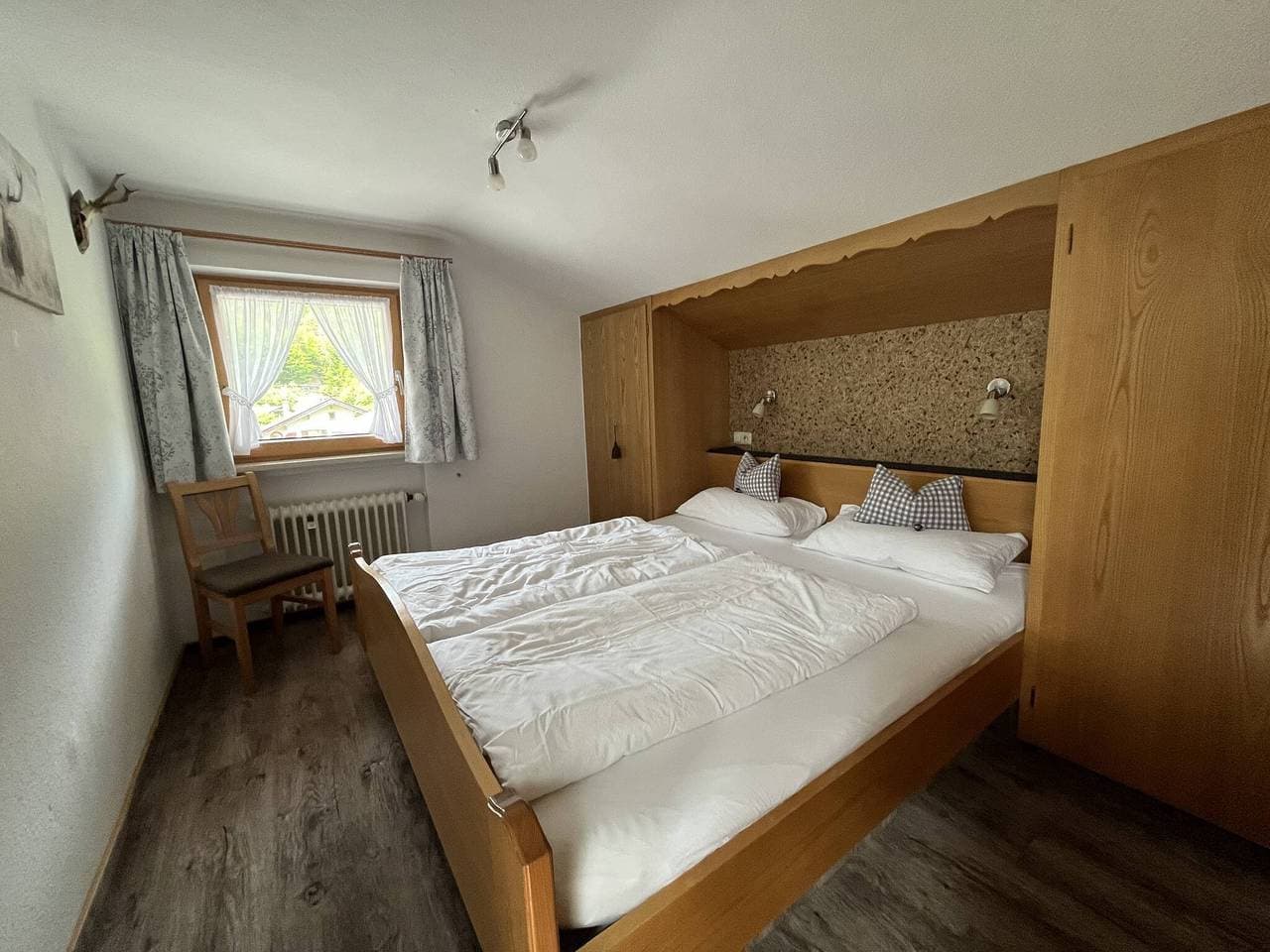 Foto 7 von 19: Ferienwohnung 2 mit Bergblick, Balkon und WLAN
