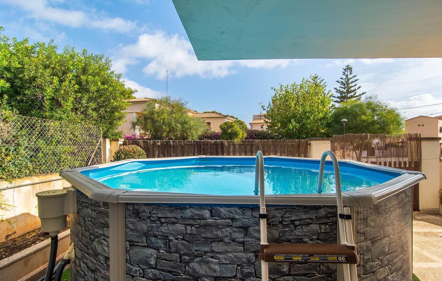 Foto 11 von 47: Gemütliches Appartement mit Terrasse, Pool & AC, 1km bis Cala Petita