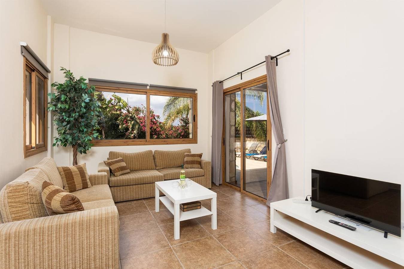 Foto 11 von 25: Villa für 6 Personen mit Balkon