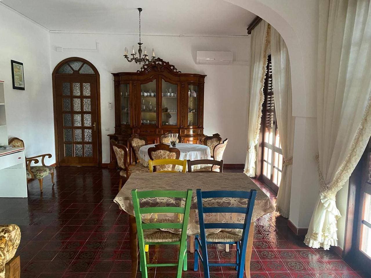 Foto 9 von 19: Three-Bedroom House