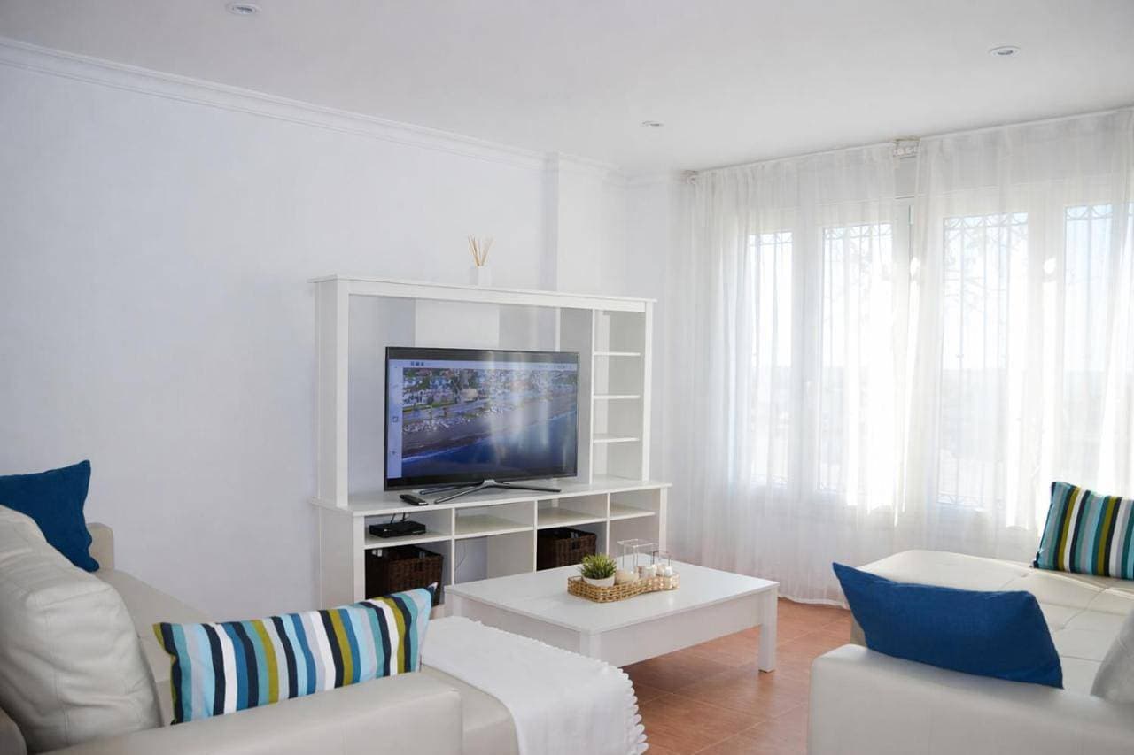 Foto 4 von 23: Three-Bedroom House