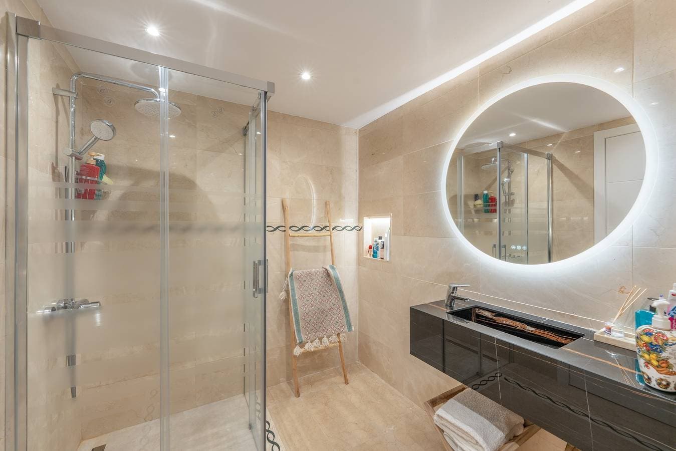 Foto 11 von 26: Ferienhaus 'Enjoy Puerto Banus Next To Beach' mit Meerblick, WLAN und Klimaanlage