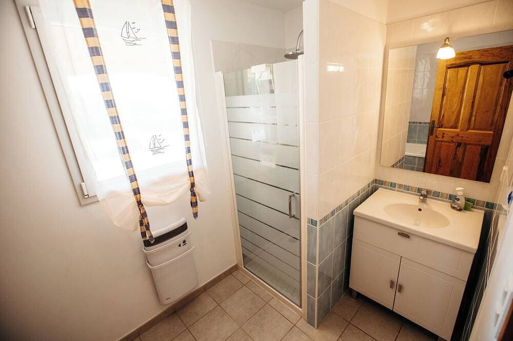 Foto 9 von 29: Villa Les Lavandes mit eigenem Pool und Multijet-Spa im Freien