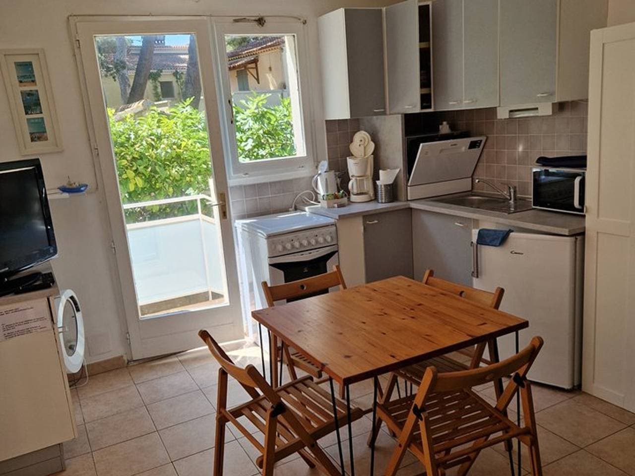 Foto 4 von 15: Gemütliches 2-Zimmer-Appartement mit Garten, nur 5 Min vom Strand entfernt, WLAN, Parkplatz